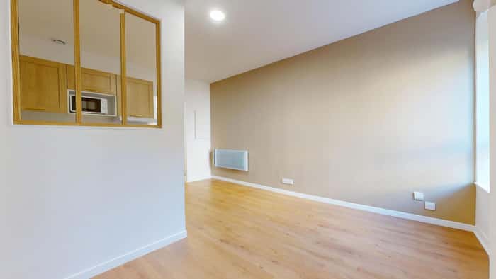 Listing photo thumbnail