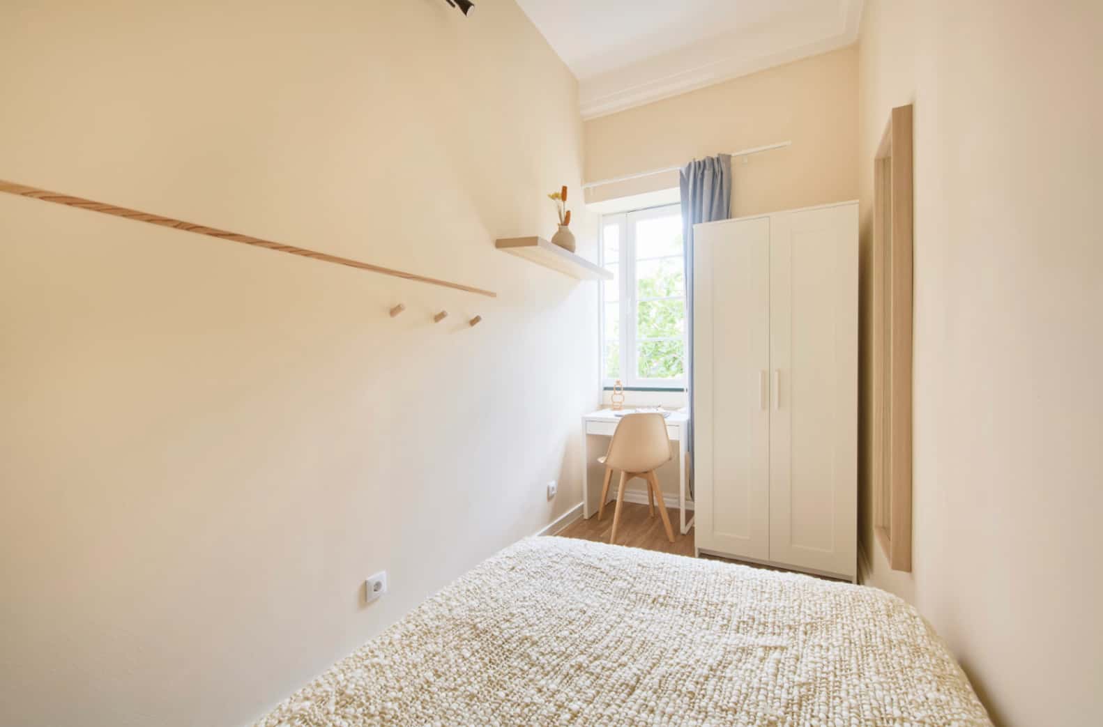 Room in Lisbon, close to the metro - Room 11