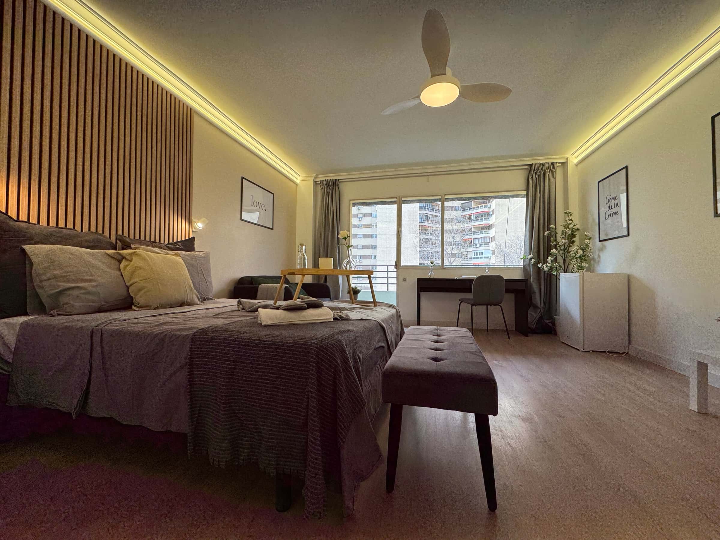 Zimmer in Plaza Villafranca de los Barros, Madrid für 100 m² mit 5 Schlafzimmer