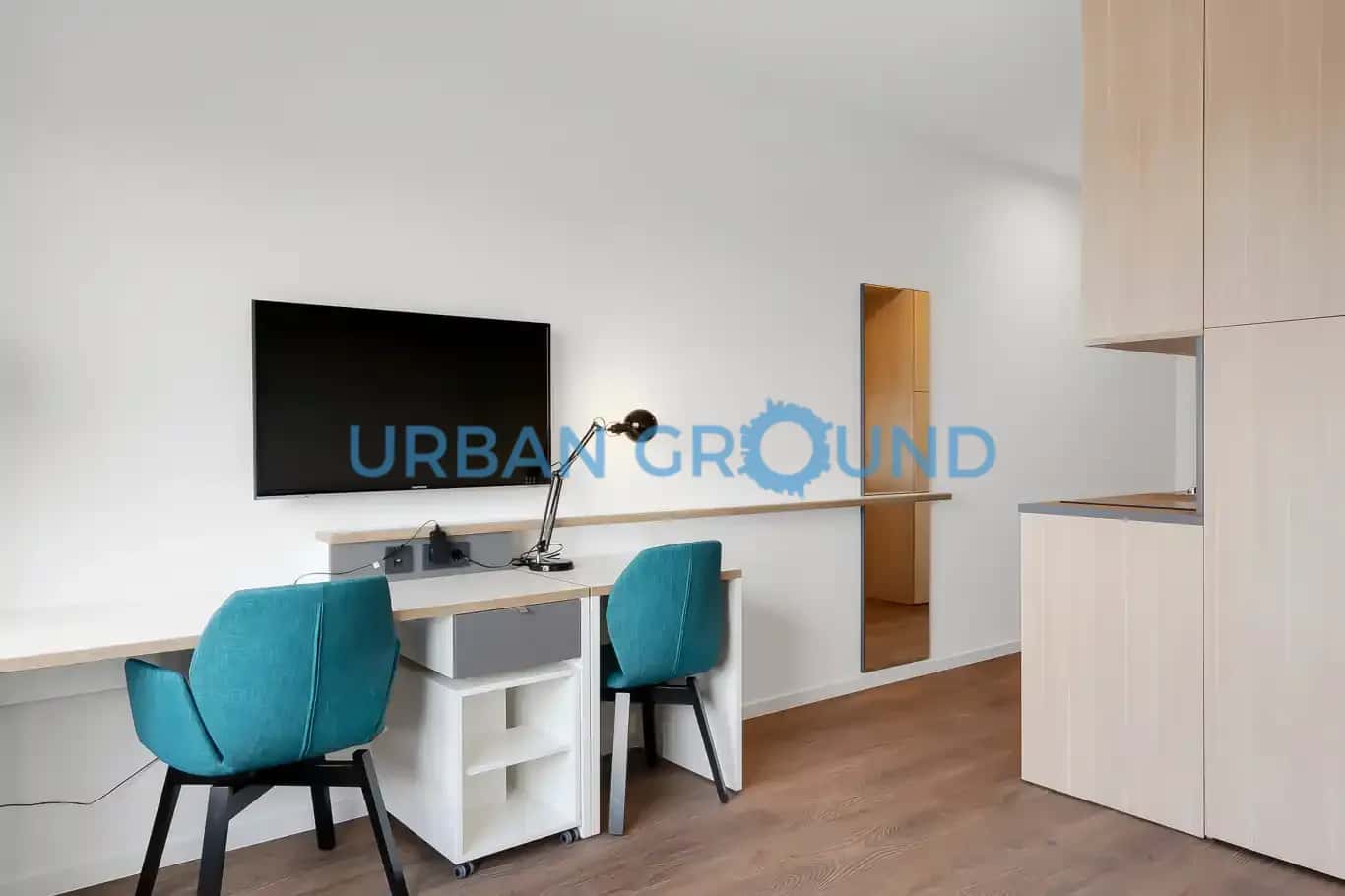 Reduced Rent - Furnished studio with EBK Gym and concierge - in Berlin's heart