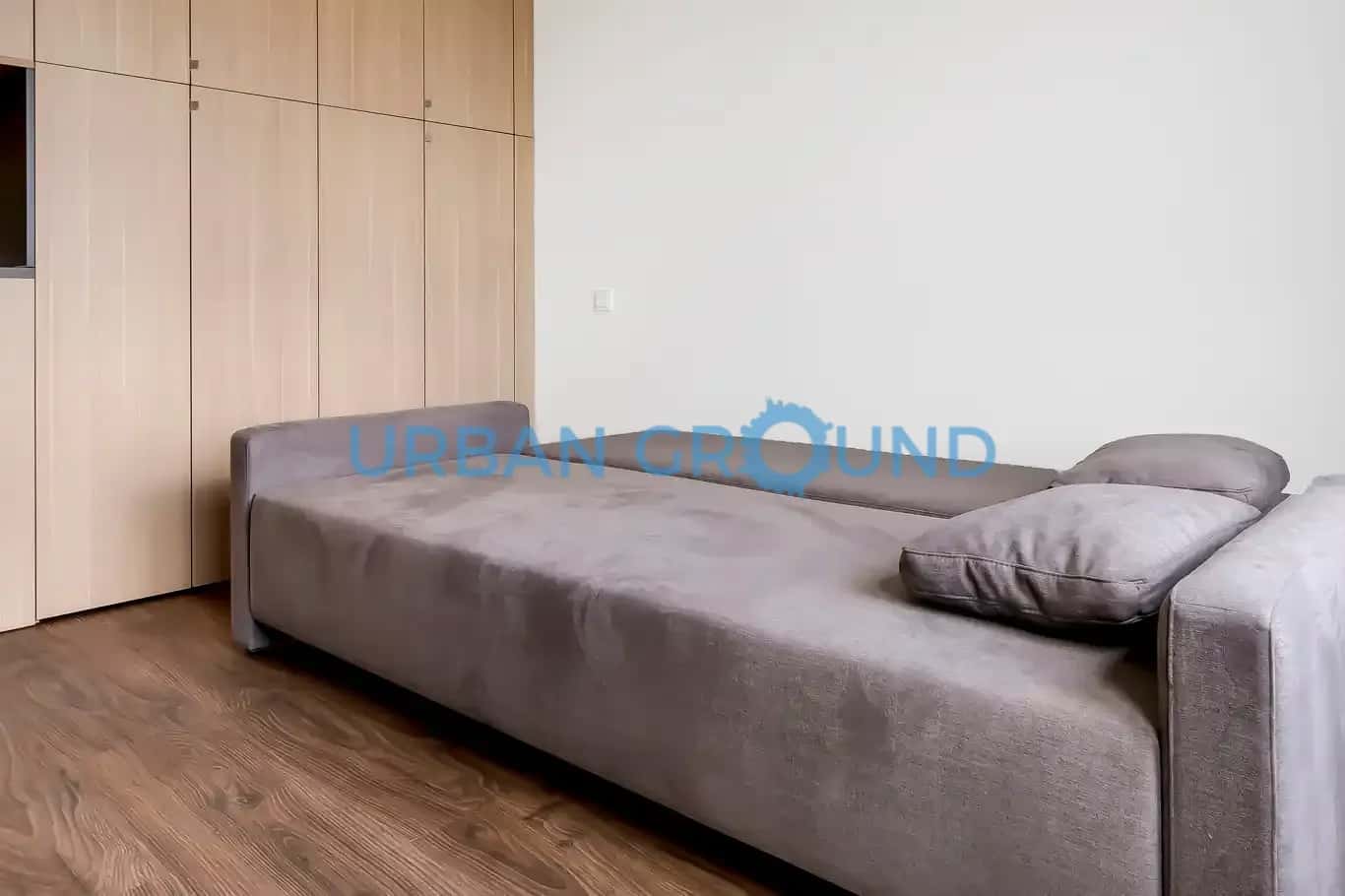 Reduced Rent - Furnished studio with EBK Gym and concierge - in Berlin's heart