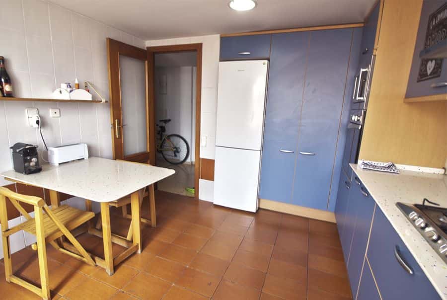 Habitación en piso de 7 habitaciones en Ciutat Jardi