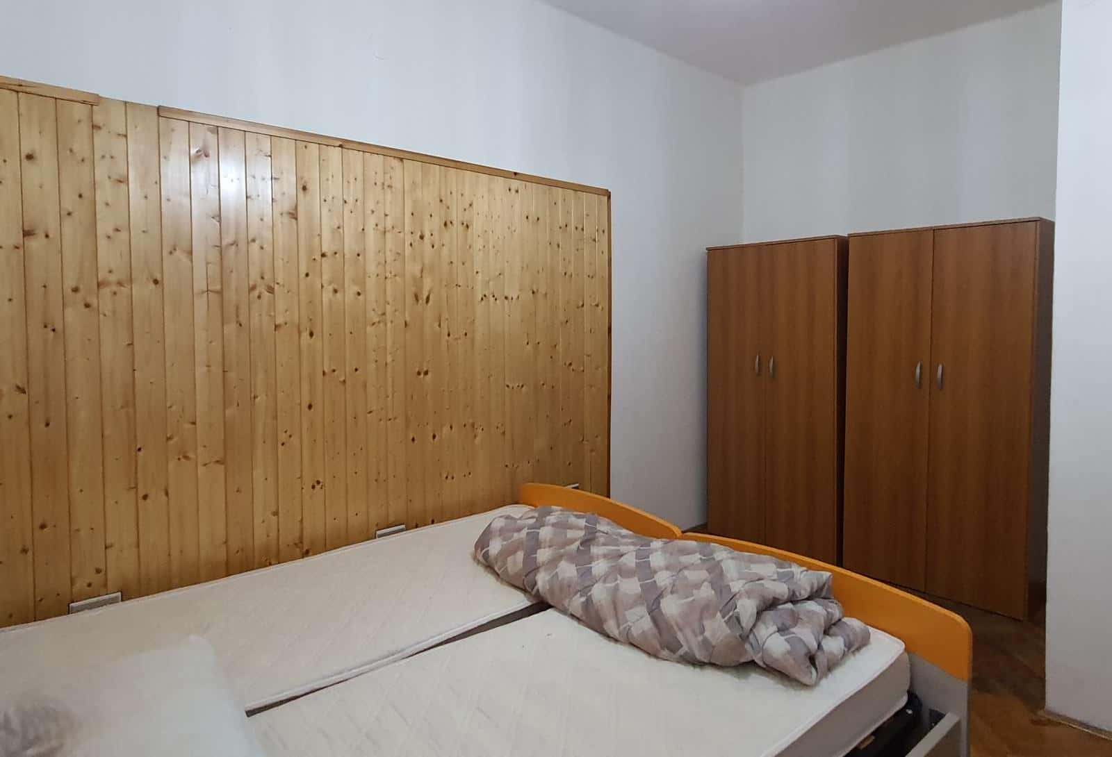 A10/S1 - stanza con due letti uniti in apartment in Centro Storico, Trento