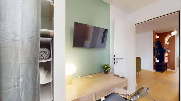 Listing photo thumbnail