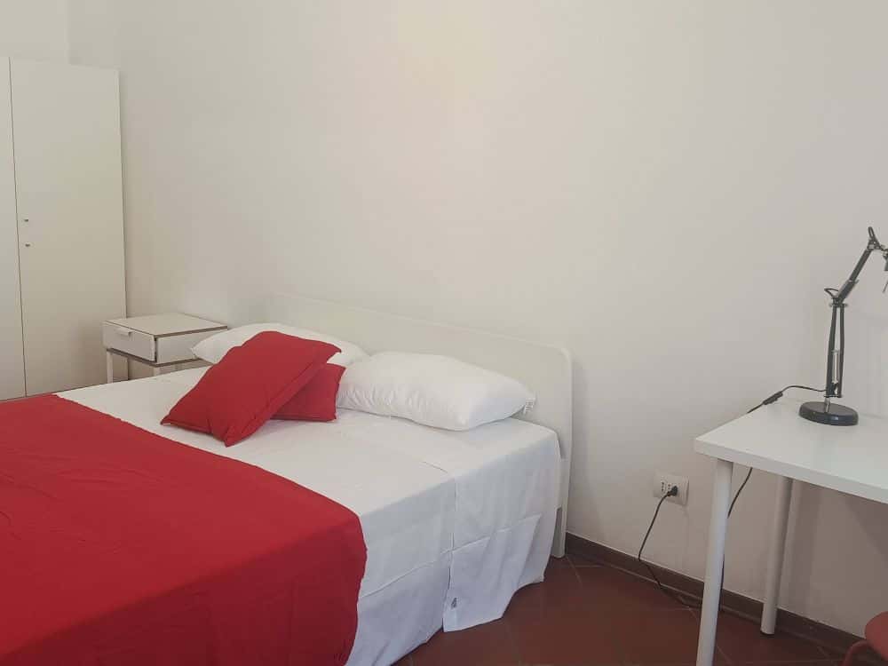 Camera privata in Via Calzolari 21
