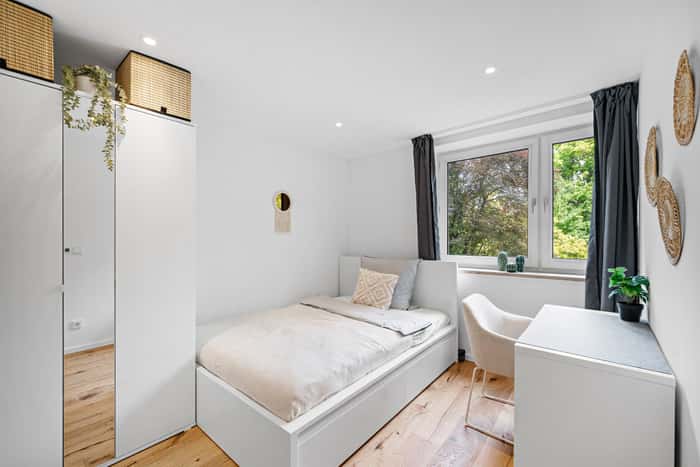 Listing photo thumbnail