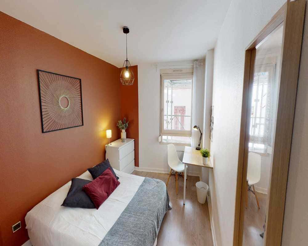 Chambre dans le rue Cavenne