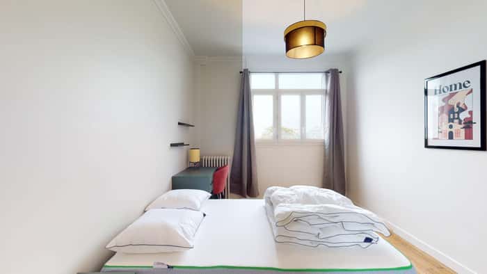 Listing photo thumbnail