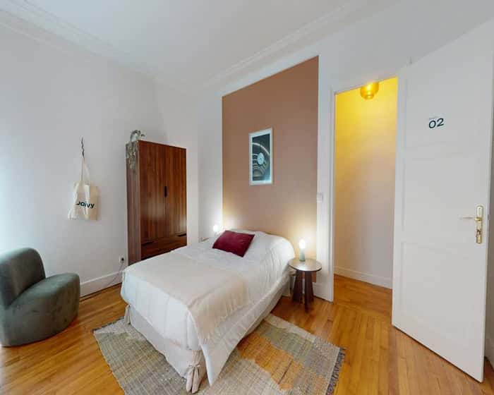 Listing photo thumbnail