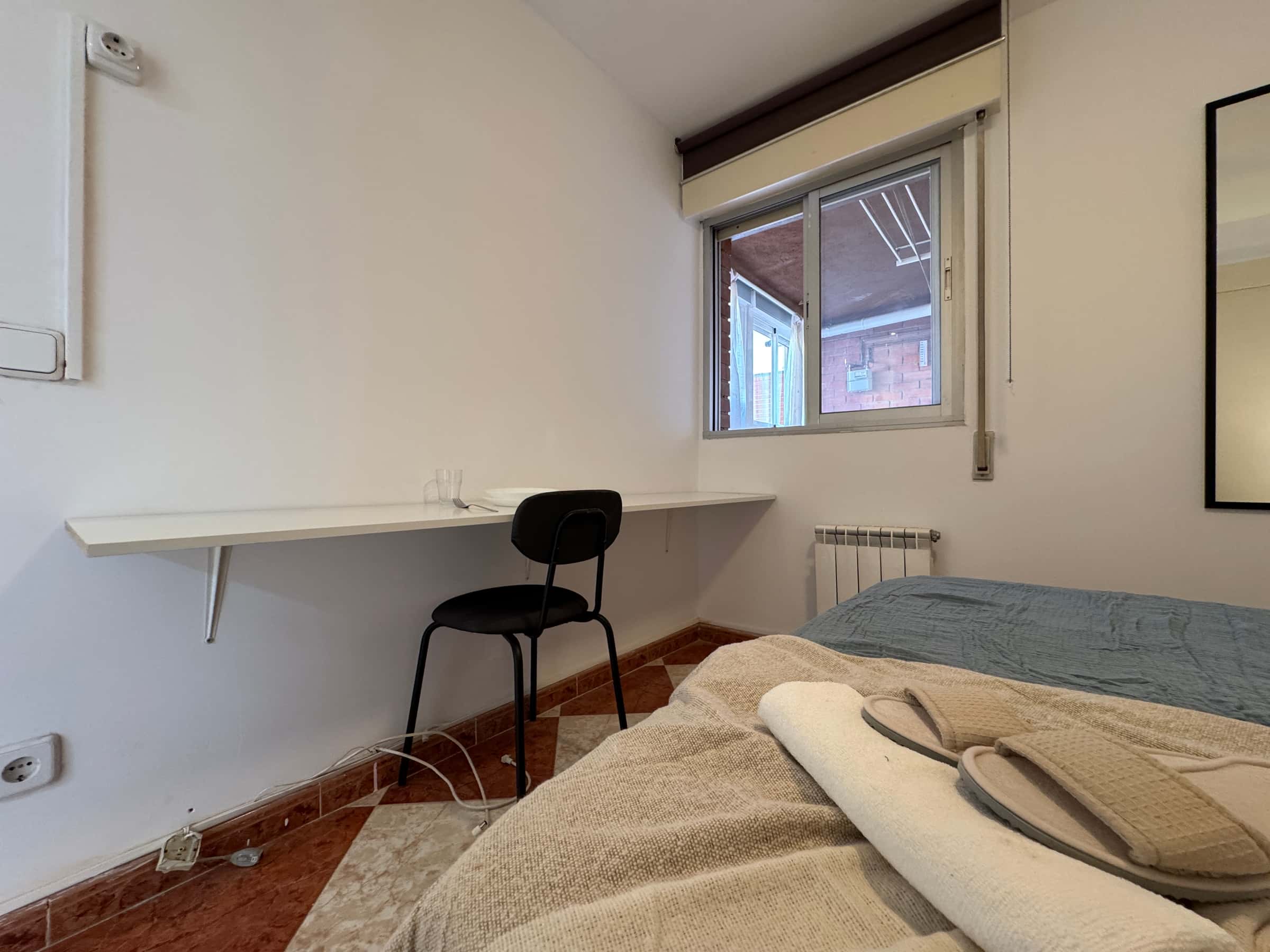 Zimmer in Calle de los Andaluces, Madrid für 80 m² mit 4 Schlafzimmer