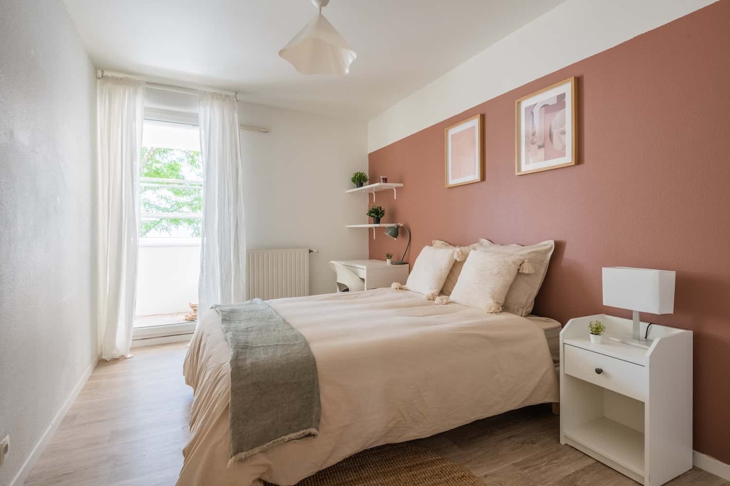 Move into this 11 m² bedroom
