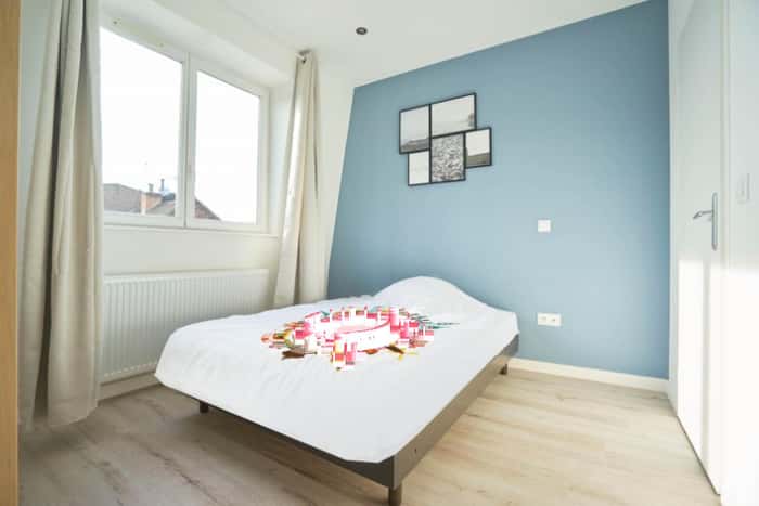 Listing photo thumbnail