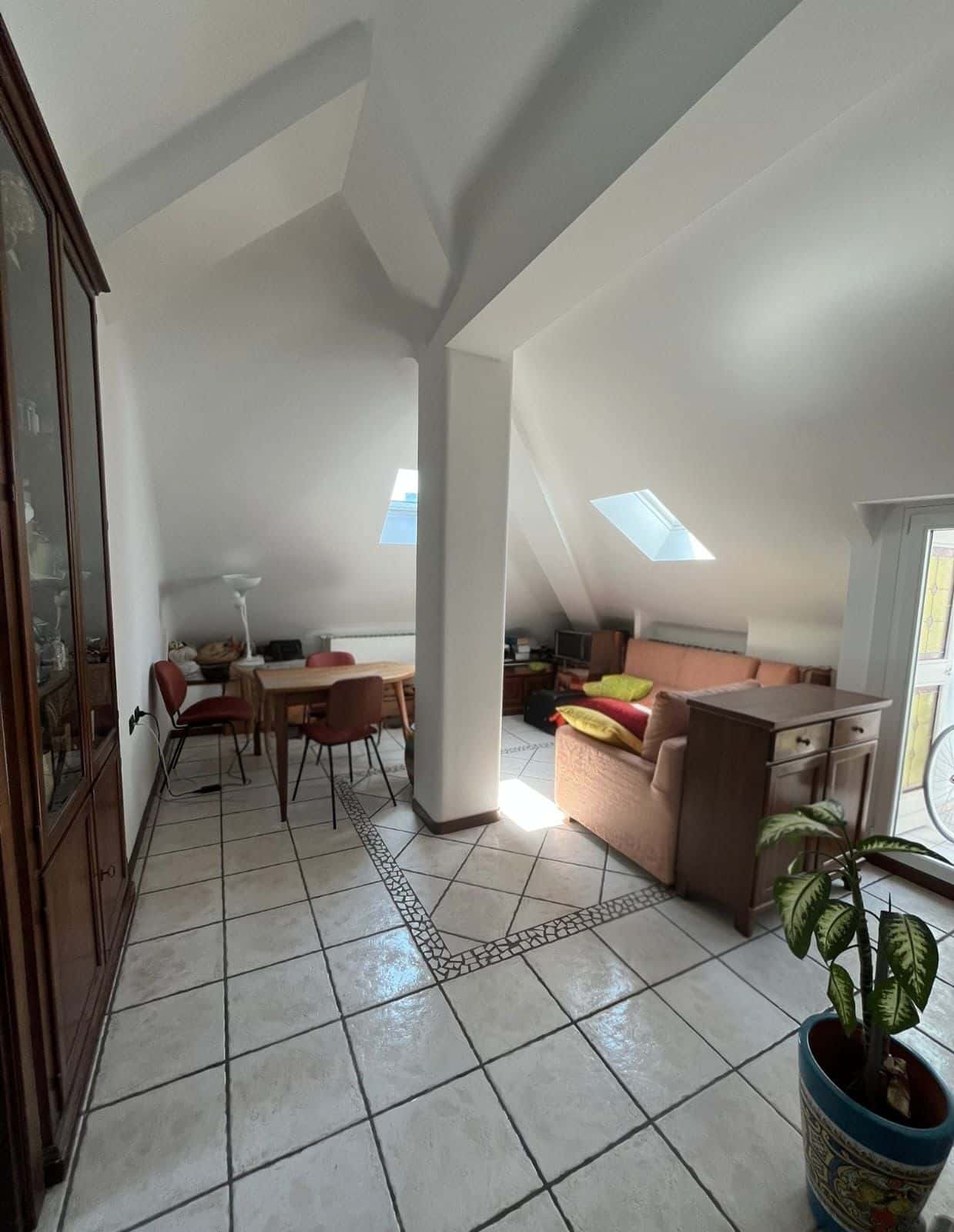 Appartamento in via Marco Antonio Colonna, Milano con terrazzino