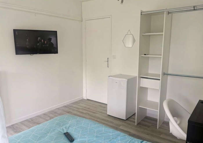 Listing photo thumbnail