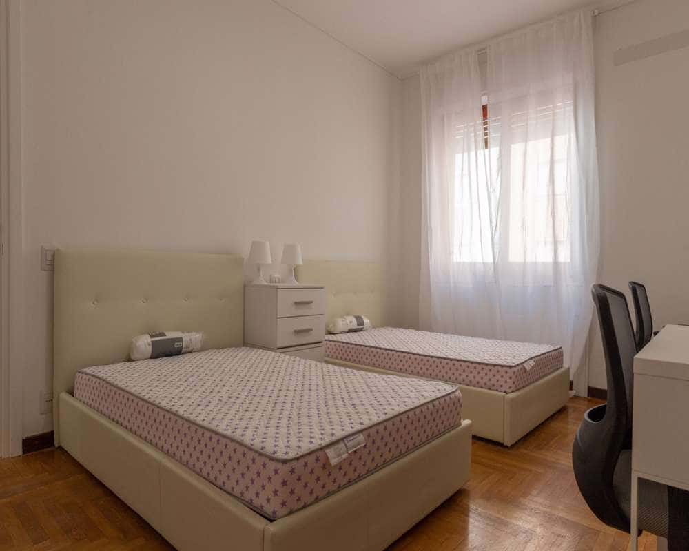 Stanza in VIA STRADIVARI