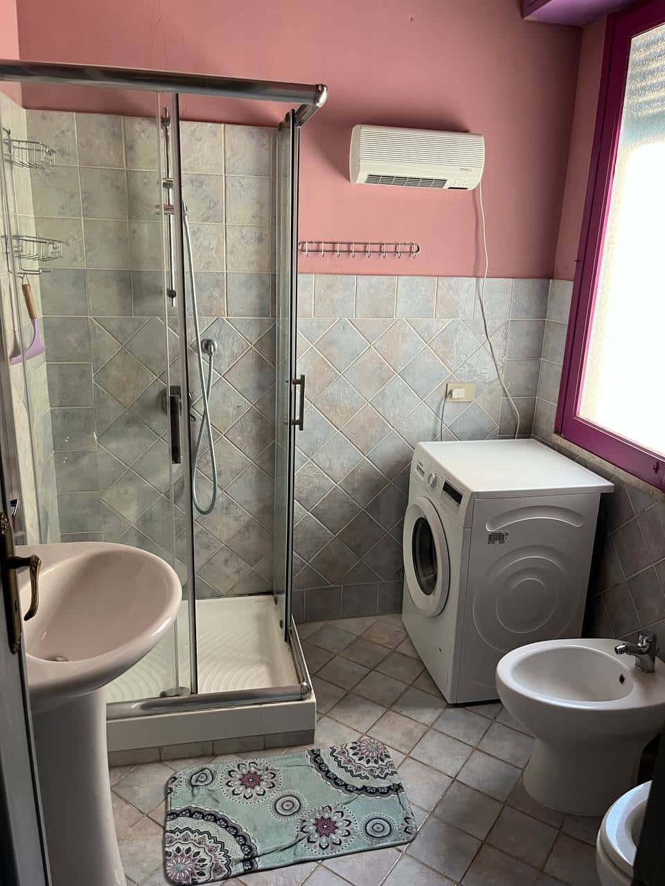 Stanza in Via Vito la Mantia, Palermo di 116 m² con 3 camere