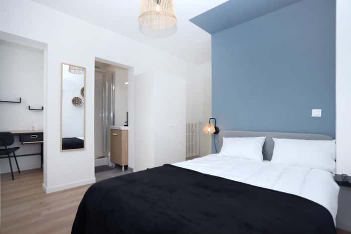 Listing photo thumbnail