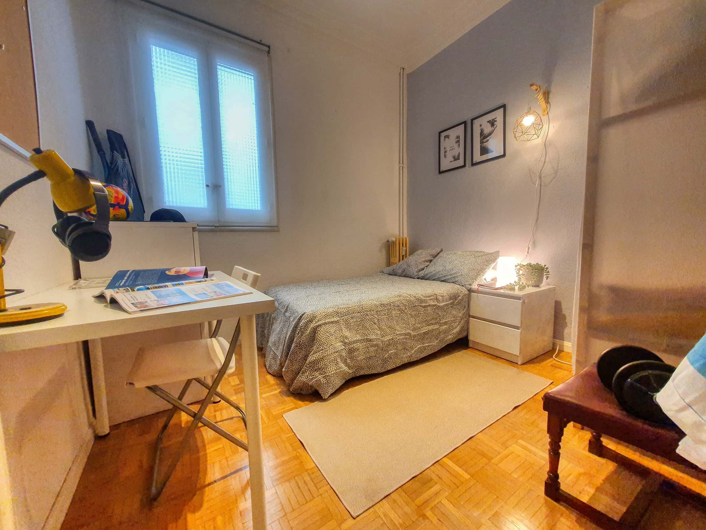 Chambre dans Calle de Vallehermoso, Madrid pour 100 m² avec 5 chambres