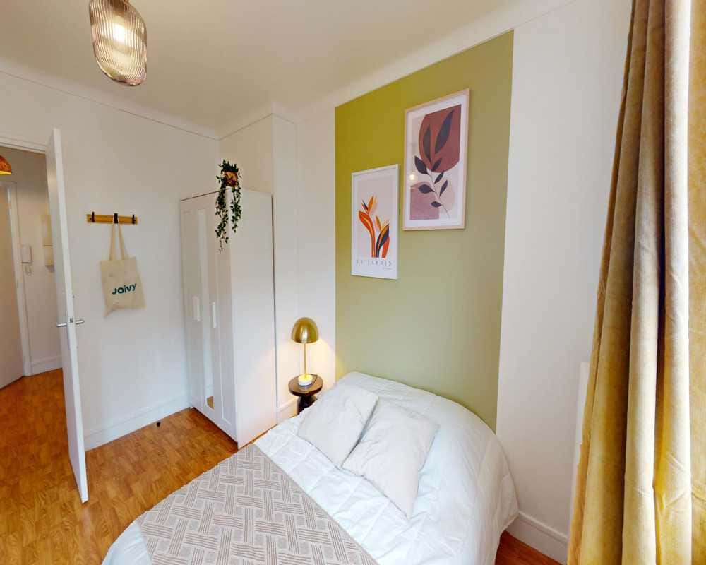 Chambre dans le Rue de Saussure