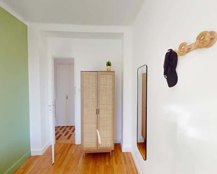 Listing photo thumbnail