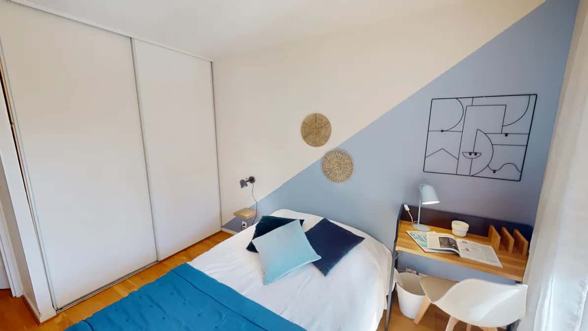Room in Rue Pierre Lhomme, Courbevoie for 89 m² with 4 bedrooms