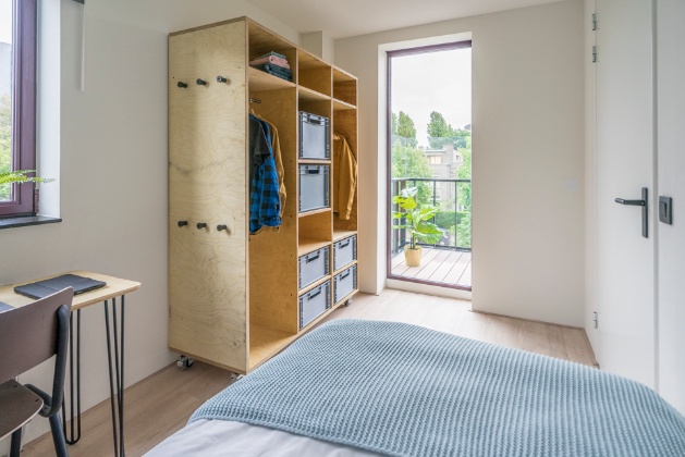 Listing photo thumbnail