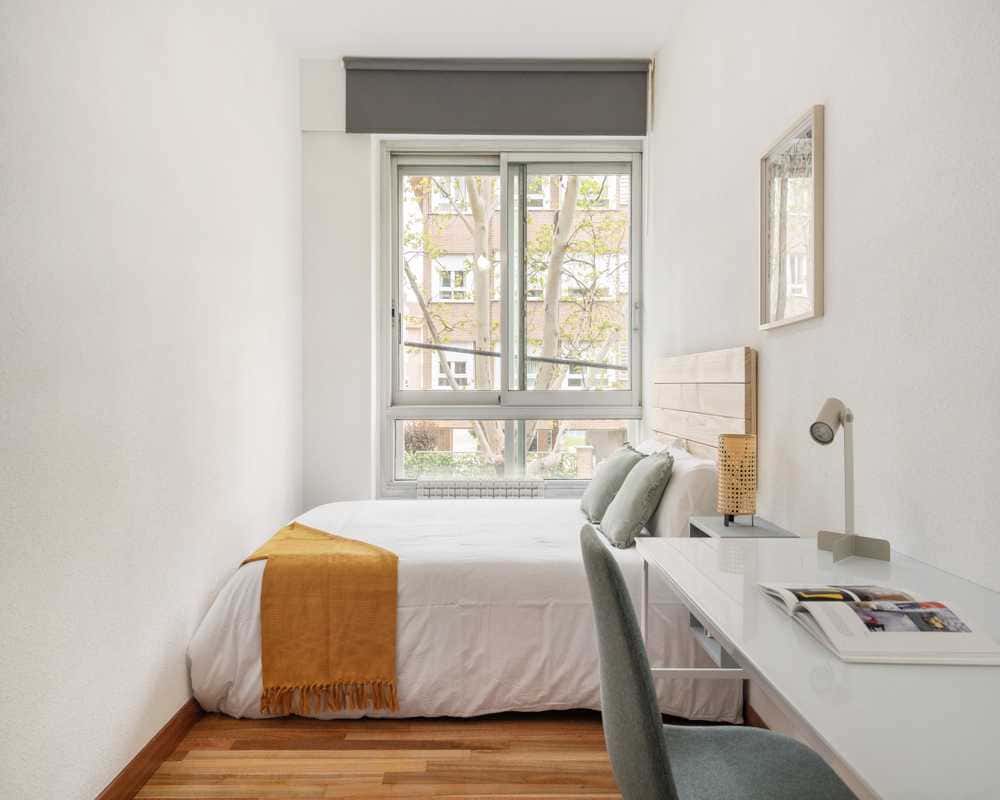 Habitación individual en la Calle Mesena