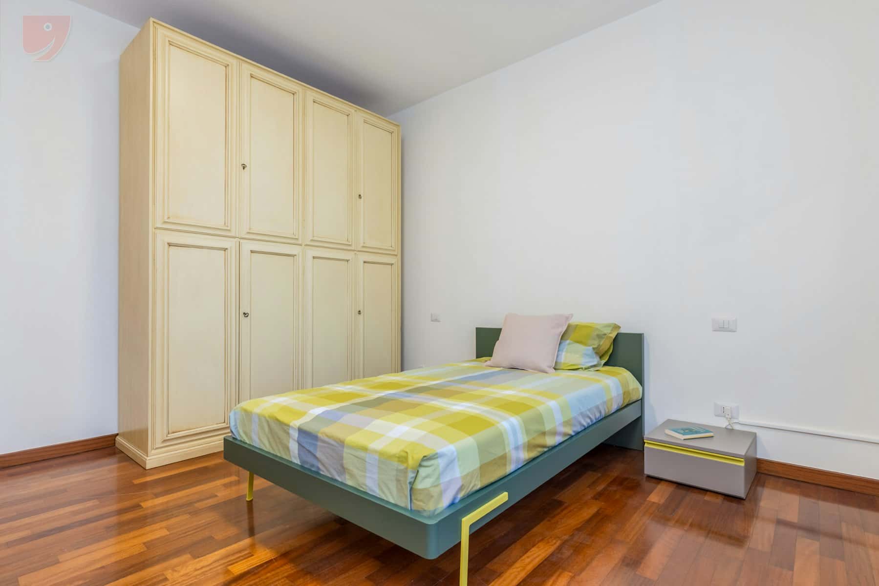 Room in Via Guido Guarini Matteucci, Milano for 116 m² with 5 bedrooms