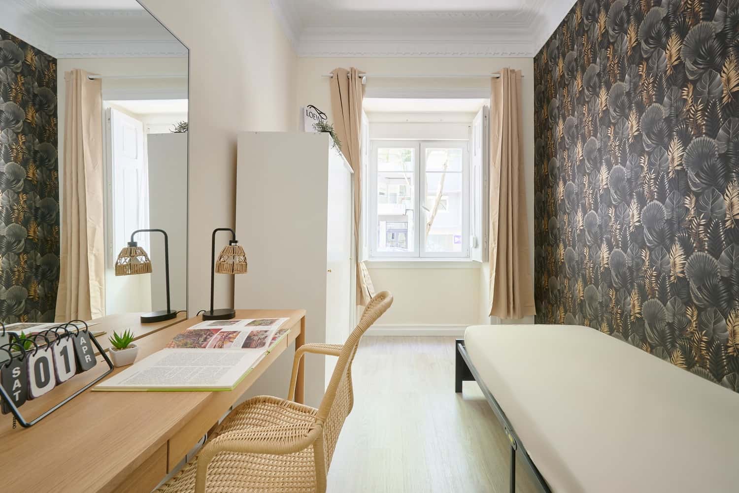 Room 1 - 79. R.Sampaio Pina 9 RCE