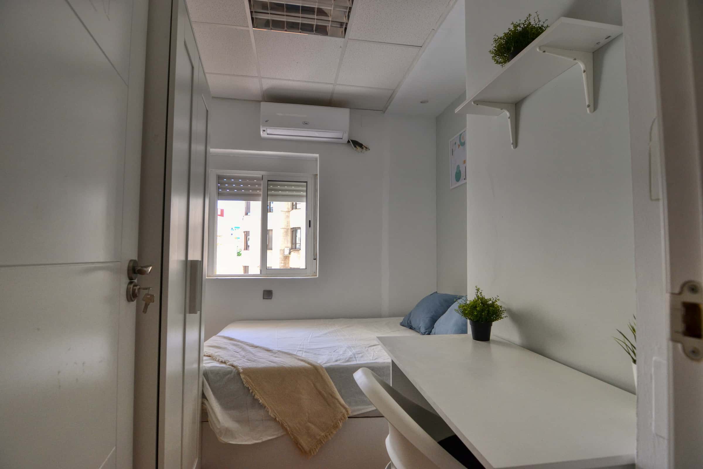 Zimmer in Calle de Cartagena, Madrid für 100 m² mit 5 Schlafzimmer