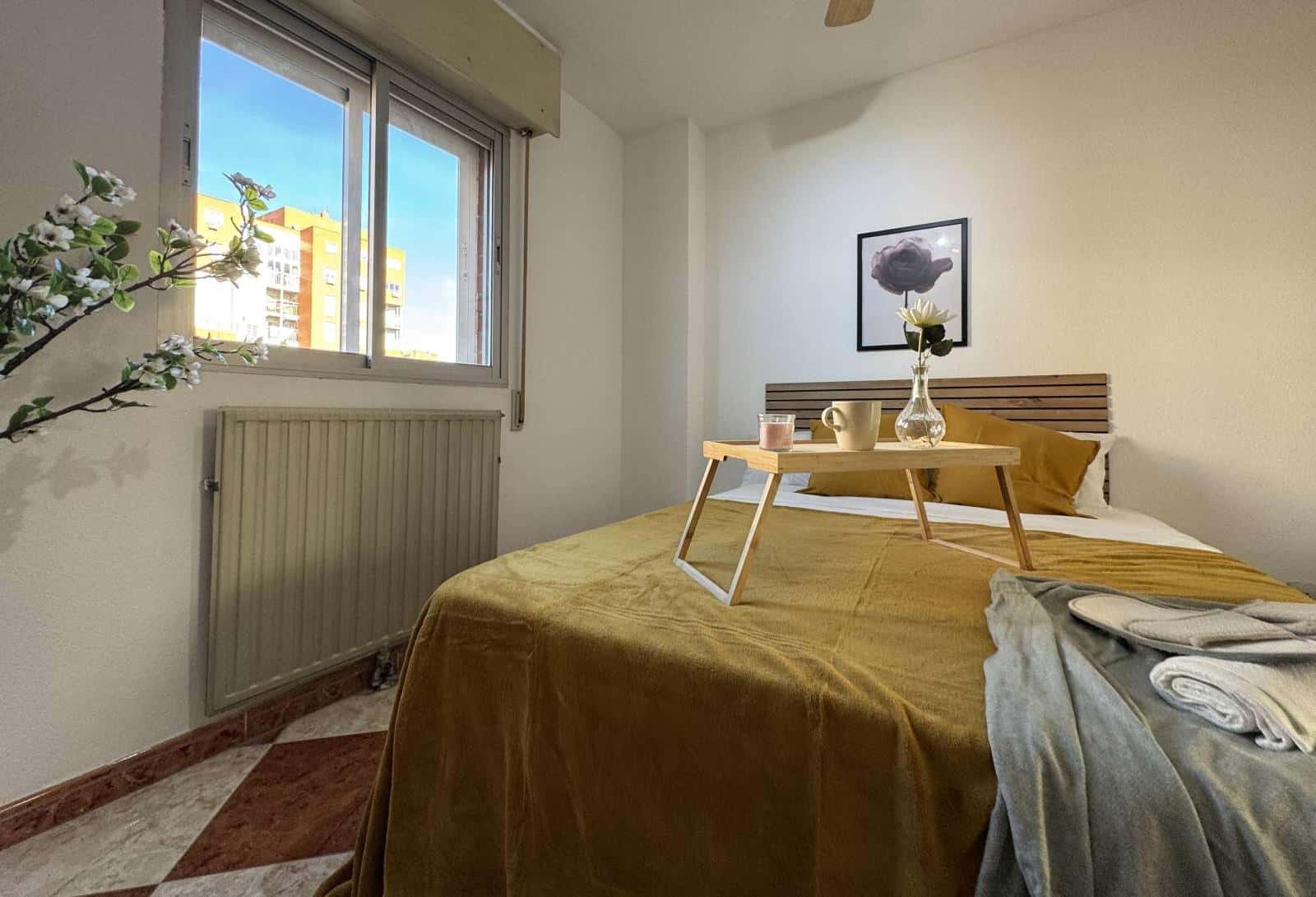Double bed in Rooms for rent on Andaluces street in Madrid