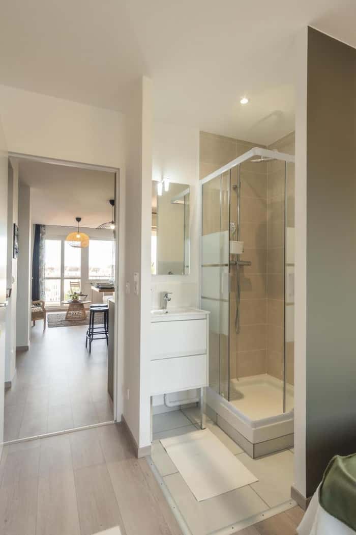 Listing photo thumbnail