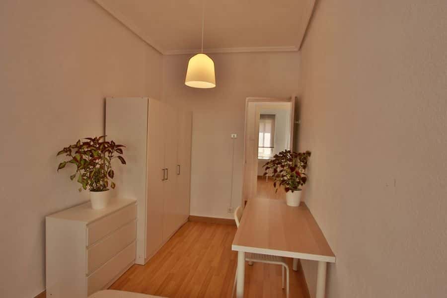 Habitación en piso de 3 habitaciones en L'amistat