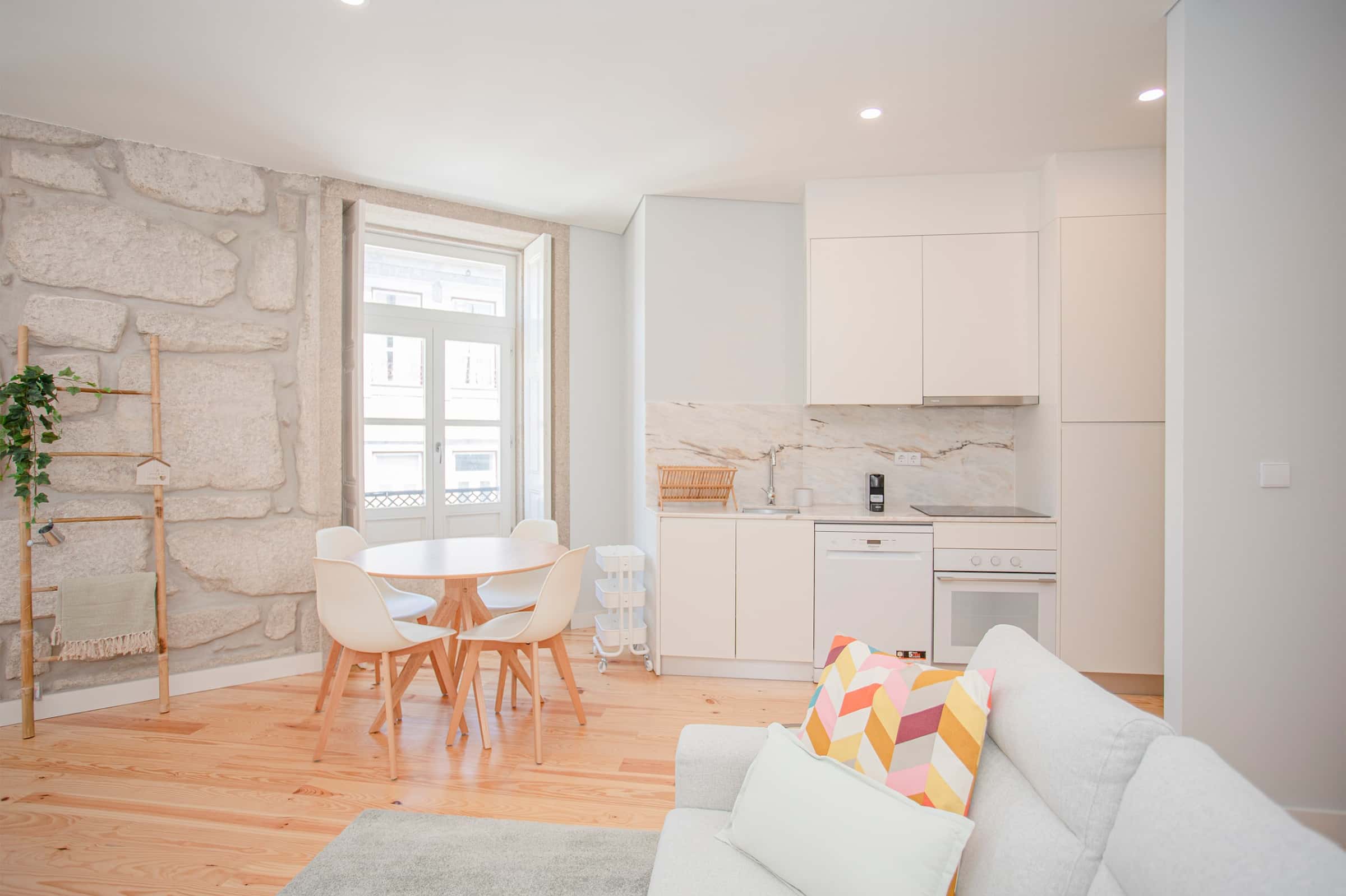 Aliados Stone Apartment - 2 Bedroom Apartment