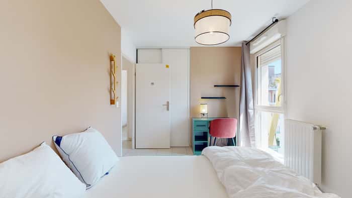 Listing photo thumbnail