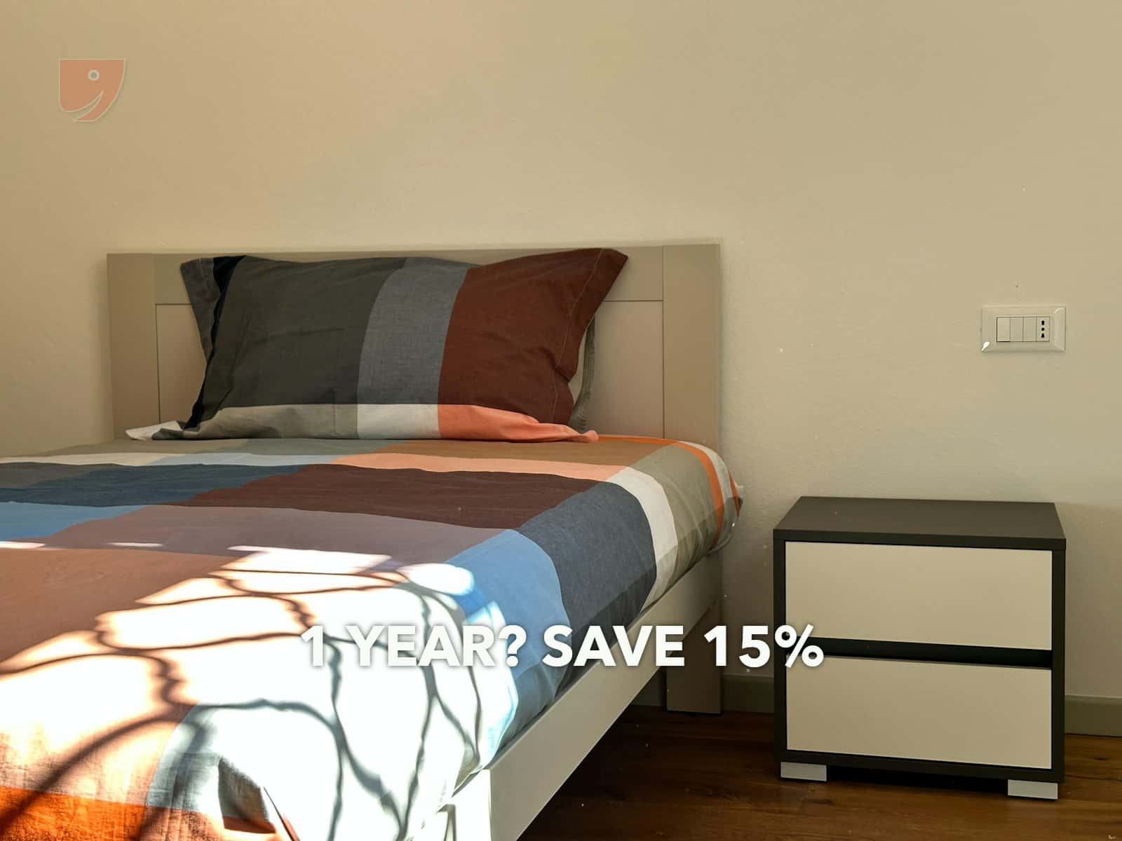 Quarto em Via Montebello, Ferrara para 60 m² com 4 quartos