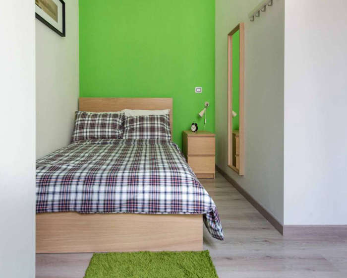 Listing photo thumbnail