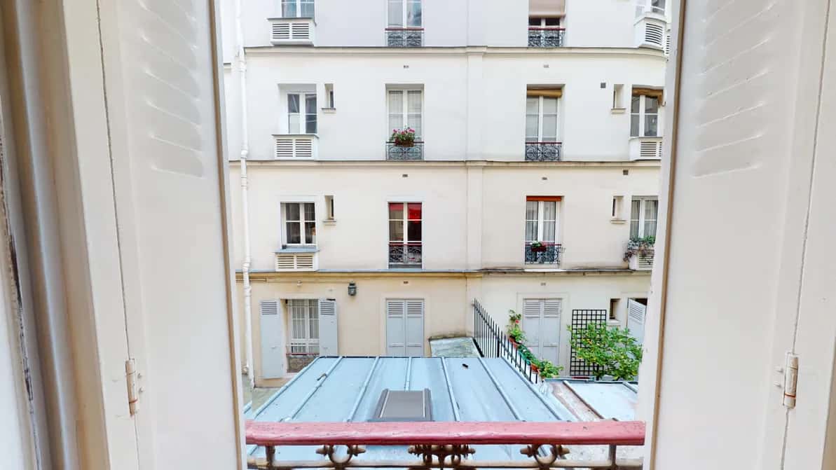Stanza in Avenue de la Bourdonnais, Paris di 83 m² con 4 camere