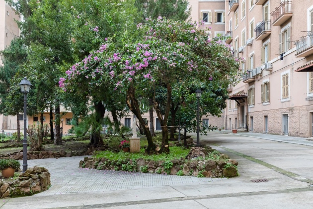 Listing photo thumbnail