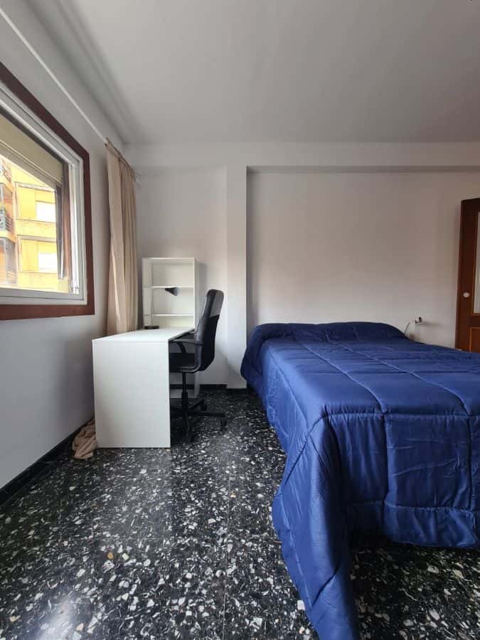 Habitación en piso de 5 habitaciones