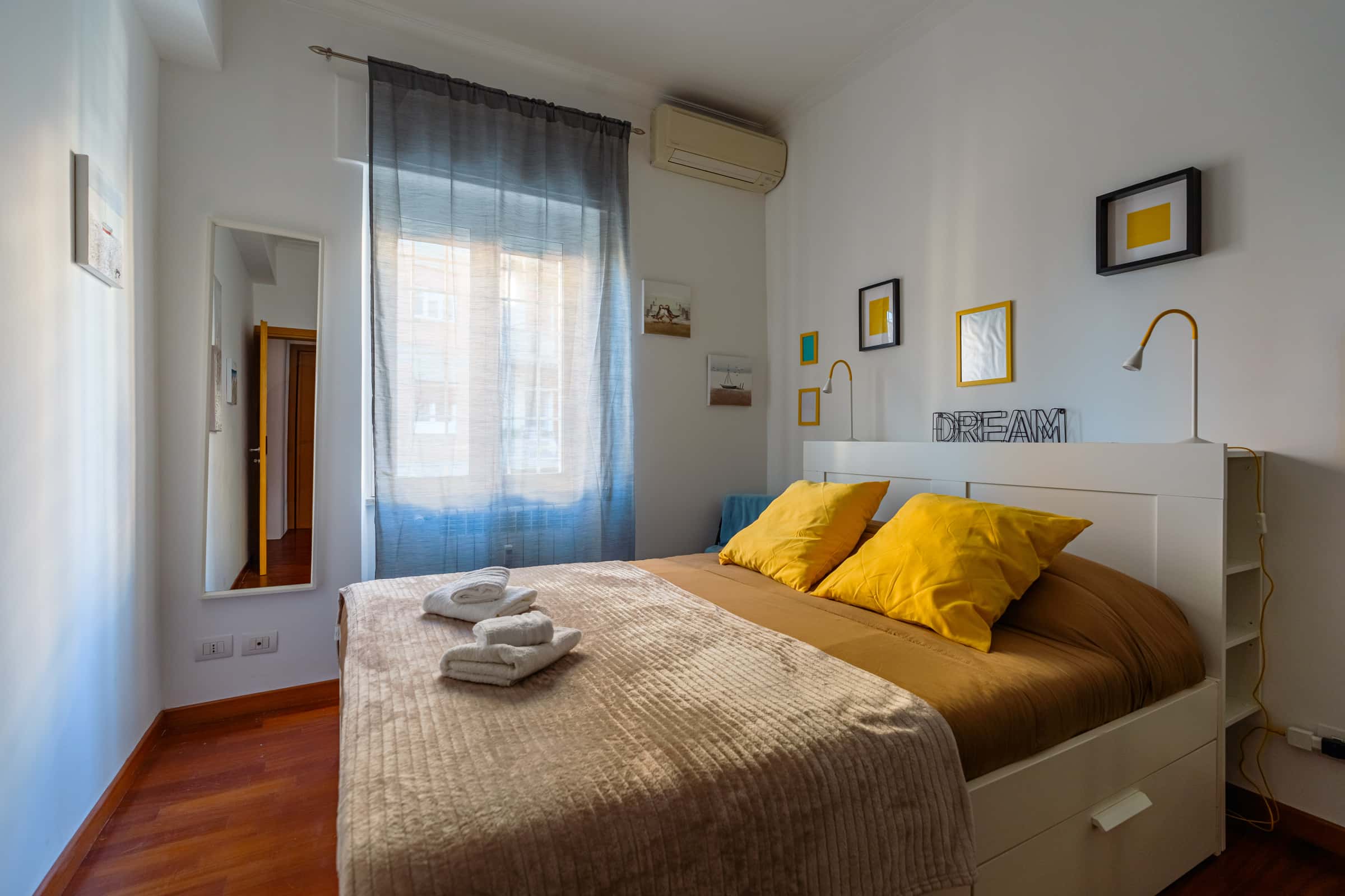 Apartamento em Via Luigi Corti, Roma para 65 m² com 1 quarto