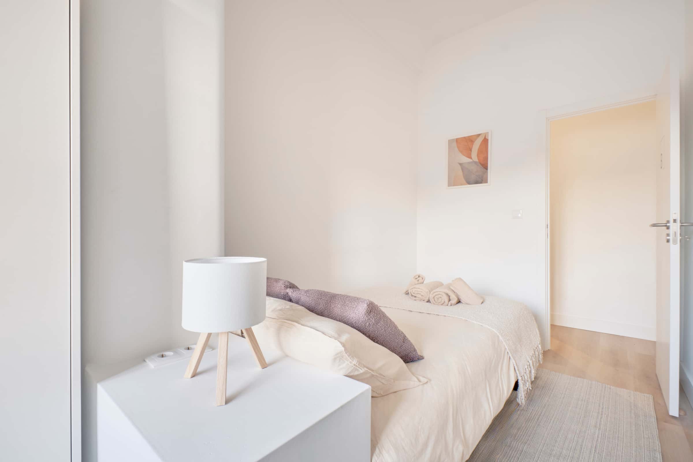 Furnished Room in Lisbon - Room 8