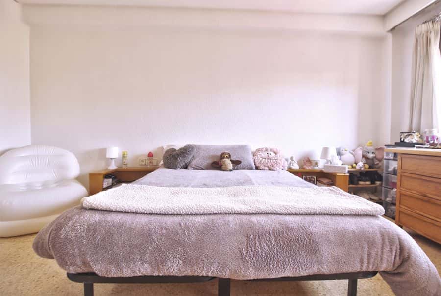 Habitación en piso de 7 habitaciones en Ciutat Jardi