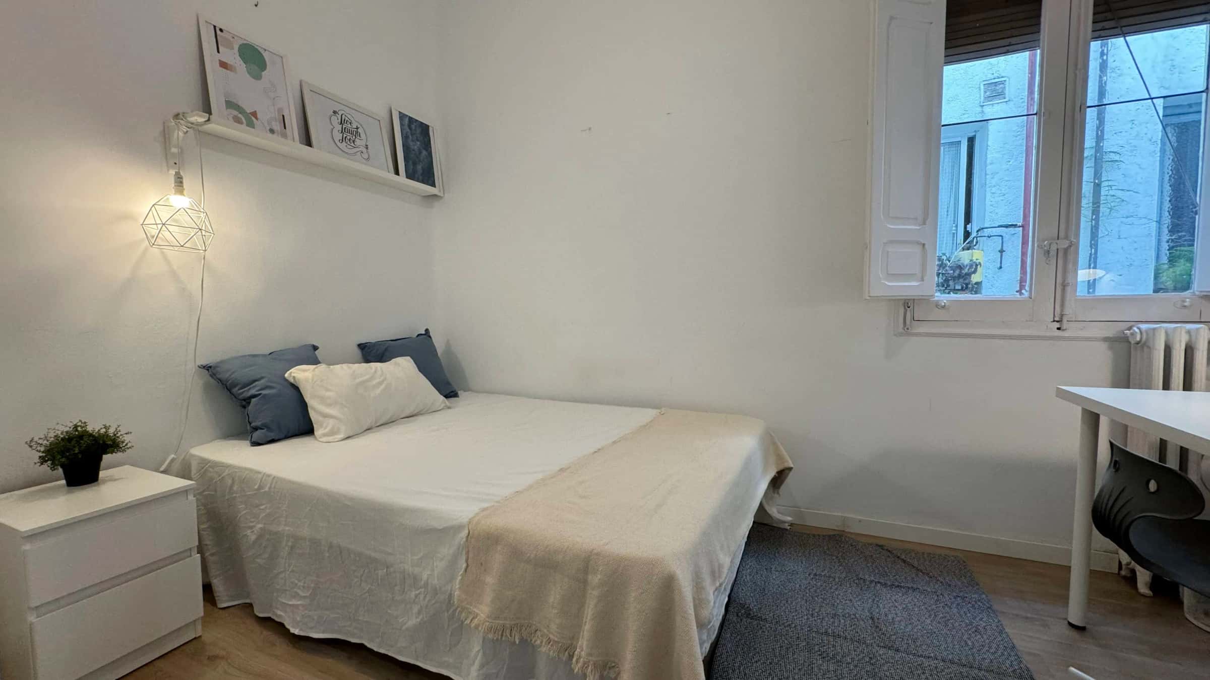 Chambre dans Calle de Vallehermoso, Madrid pour 100 m² avec 5 chambres