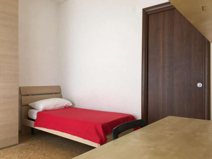 Listing photo thumbnail