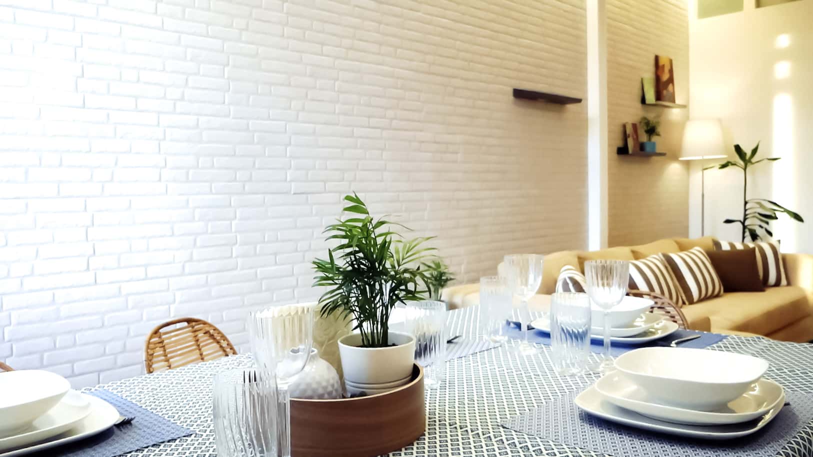 ten2twelve ❤️ 2 min. walk distance to the Beach and to the Train Station | 3-Bedrooms | Parking