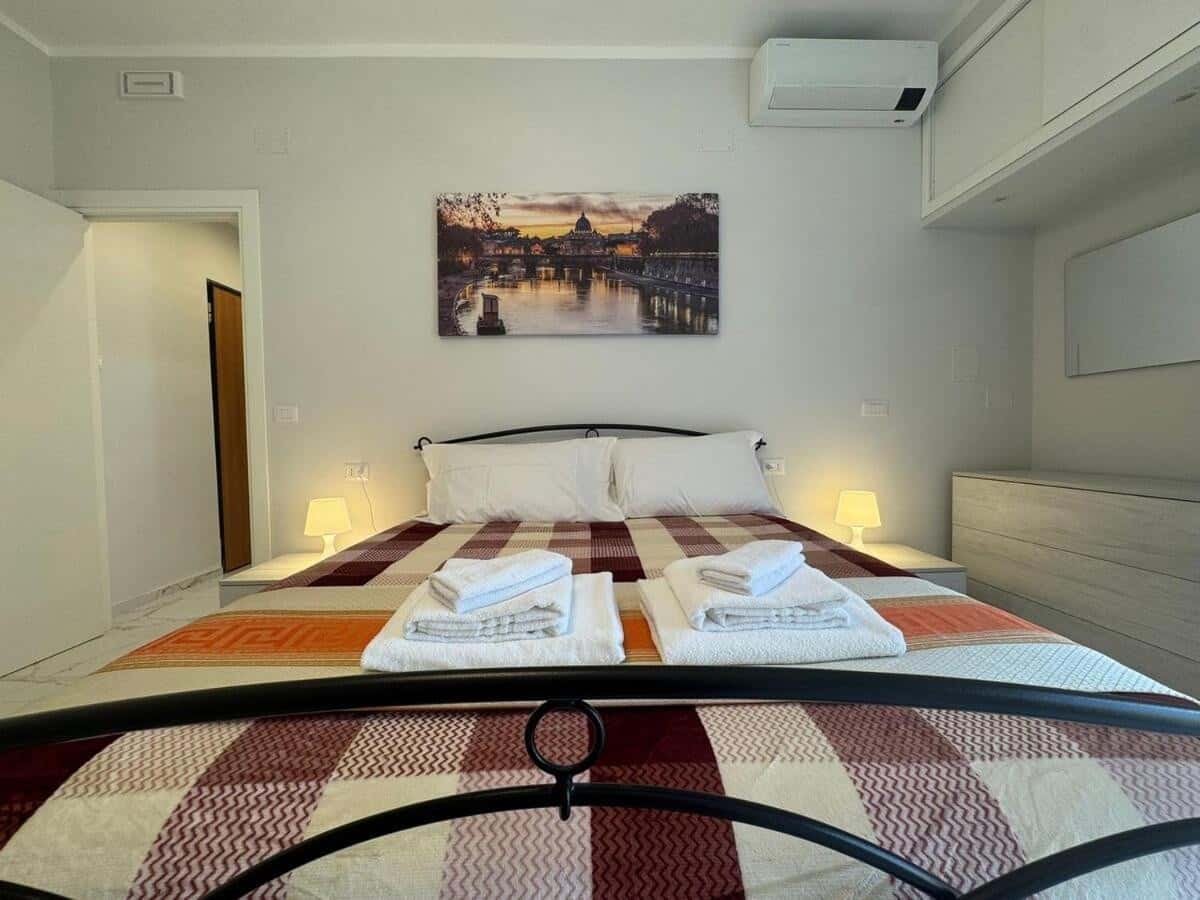 085 - Olivi - True Essence of Rome