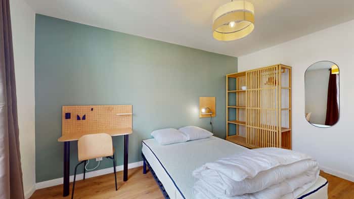 Listing photo thumbnail