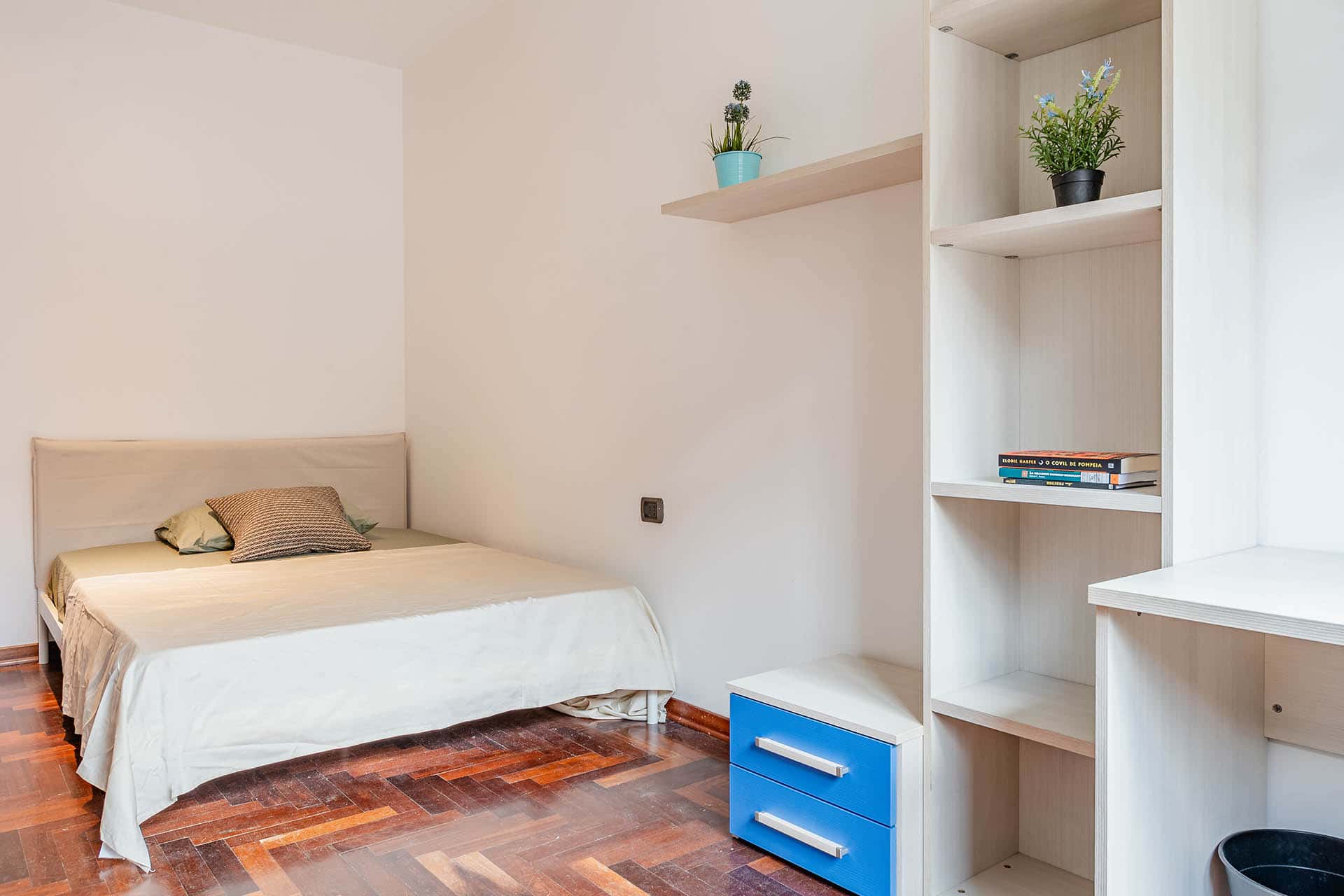 via sesto san giovanni 31  private room s2