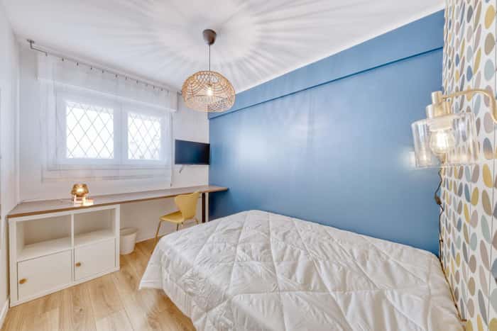 Listing photo thumbnail